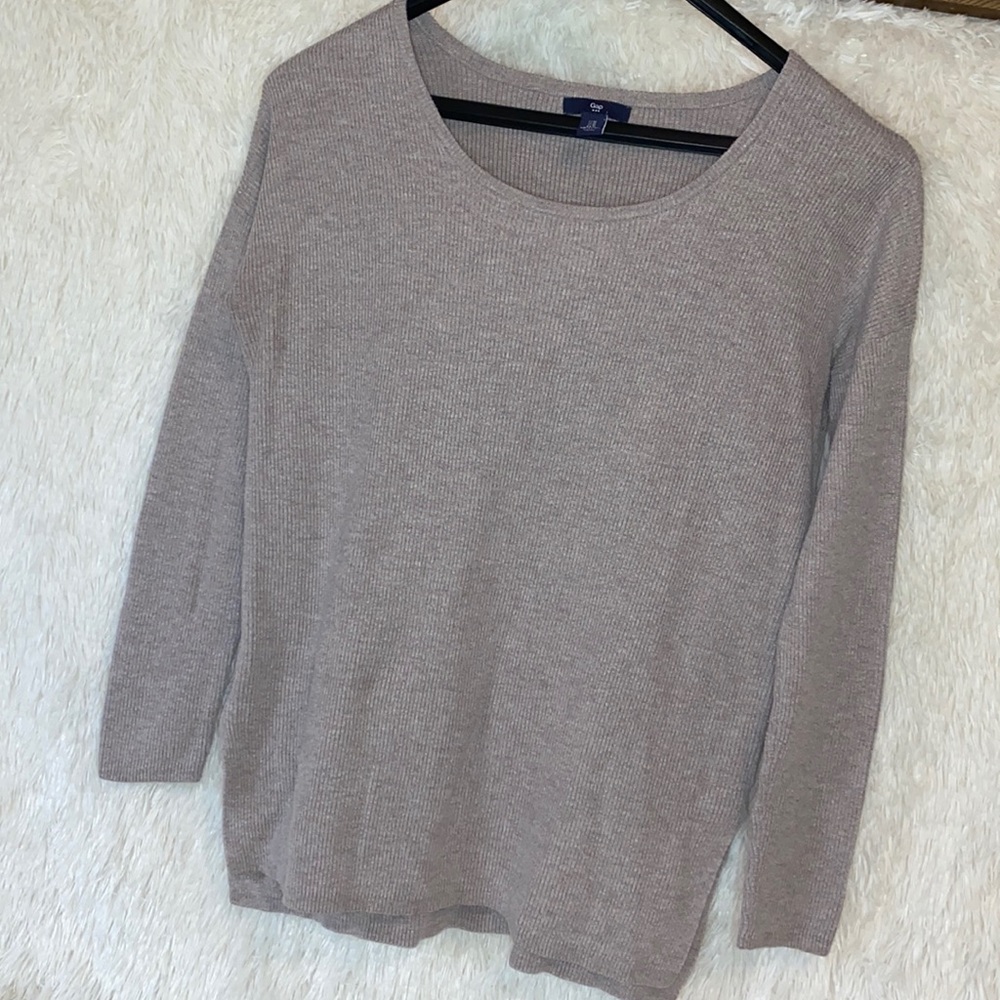 3/25$ Gap Sweatshirt